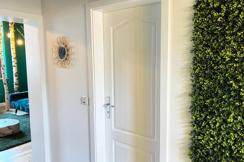Secret Hideaways Wood Lodge Mit Kinderzimmer Messe L City L Flughafen L Hbf Duisburgo Esterno foto